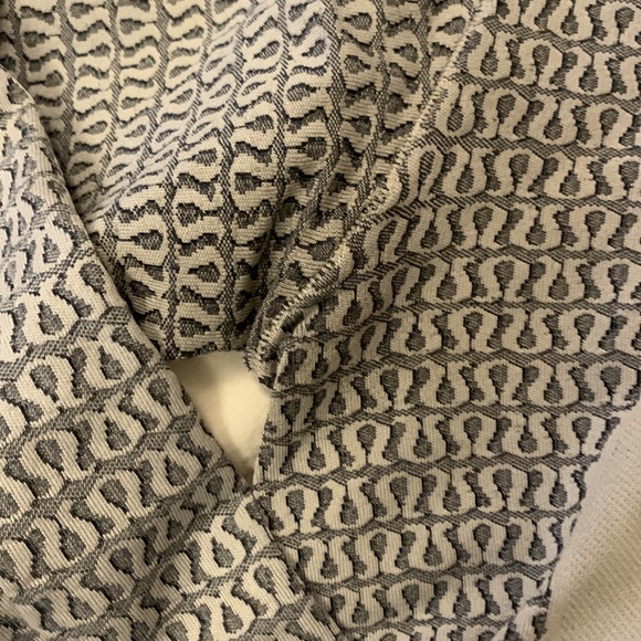 Lululemon rare retro long sleeve. Slight discoloration, shown and pic 4 & 5 - Picture 4 of 6